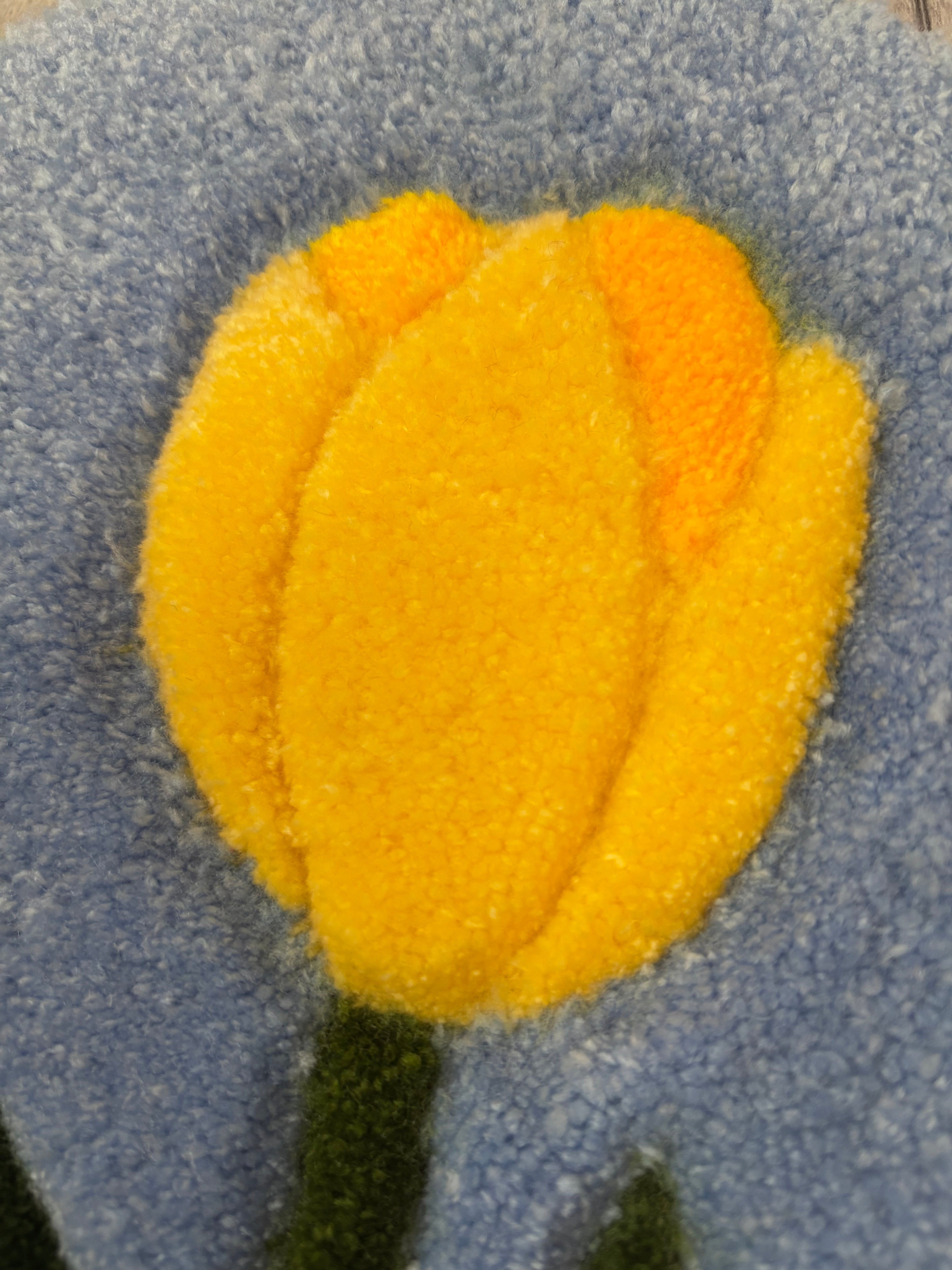 Tableau tulipe jaune en tufting